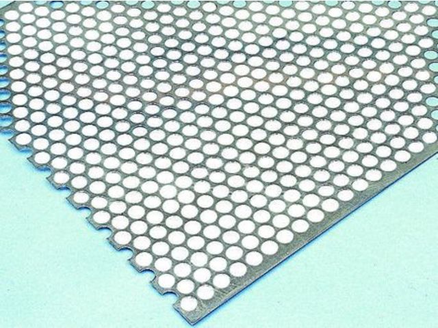 TÔLE PERFOREE ACIER NOIR 2000X1000X5 TROU 6