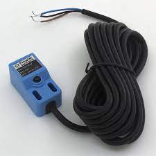 [AZT37161] CAPTEUR SN04-P2 10-30VDC PNP-NC