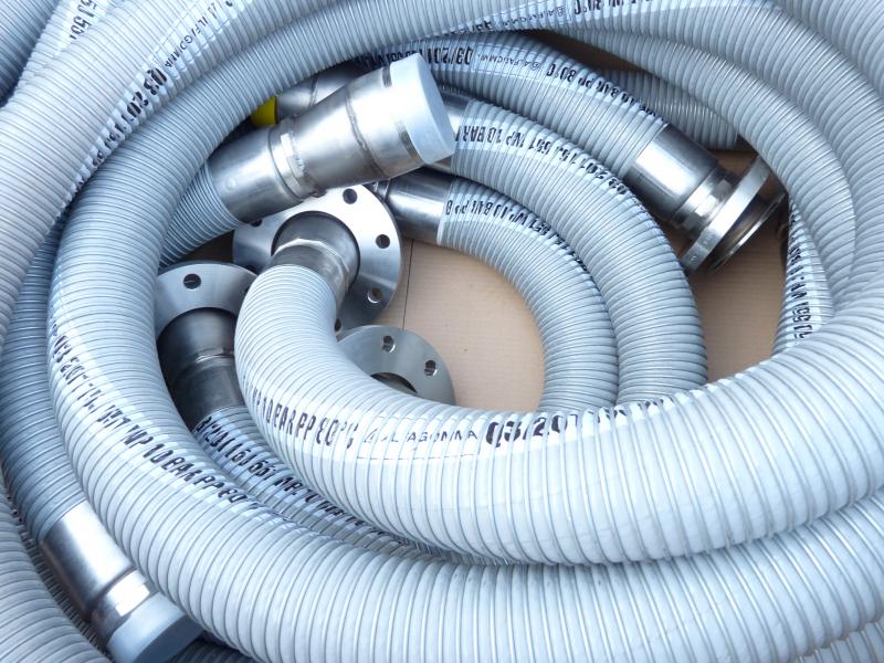 [AZT38499-DN 32] FLEXIBLE COMPOSITE DE DEPOTAGE PRODUITS CORROSIFS - EQUIPÉ D'EMBOUT METALLIQUE A BRIDE FIXE ANSI RF - LONG 12m (DN 32)
