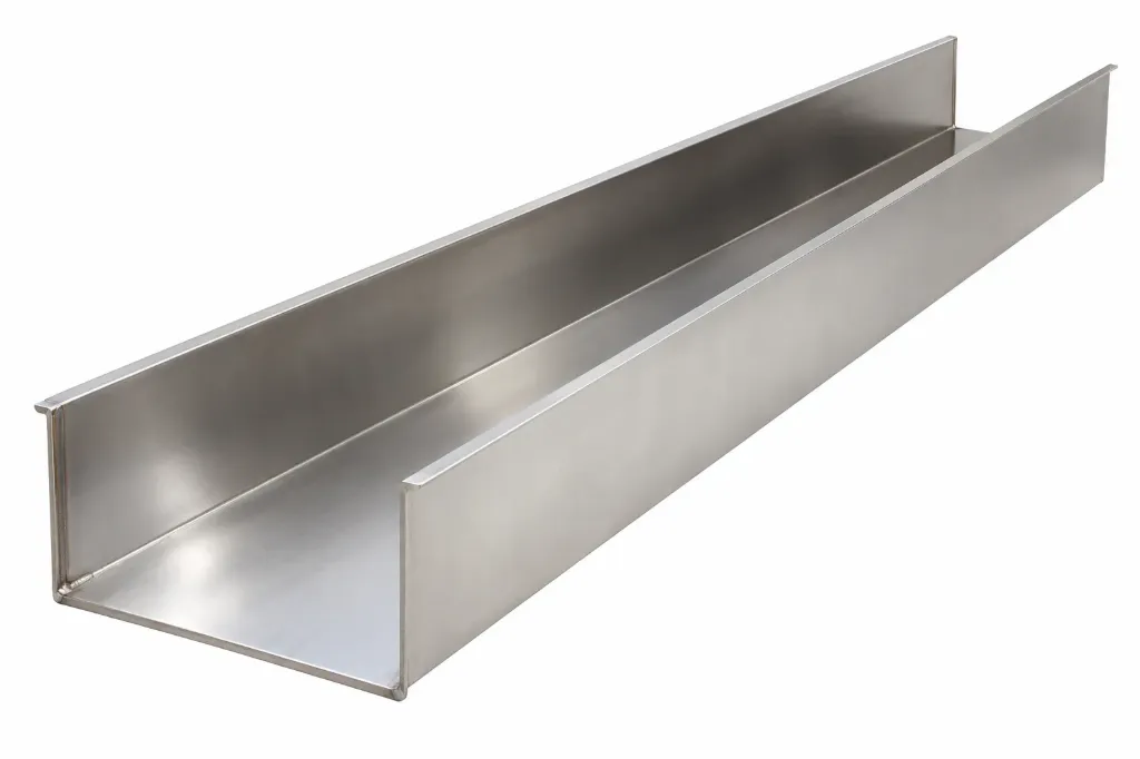 GOULOTTE DE COLLECTE D’EAU DÉCANTÉE – INOX 304L – ÉP. 3 MM – SECTION 300 × 200 MM – L. 20,20 M
